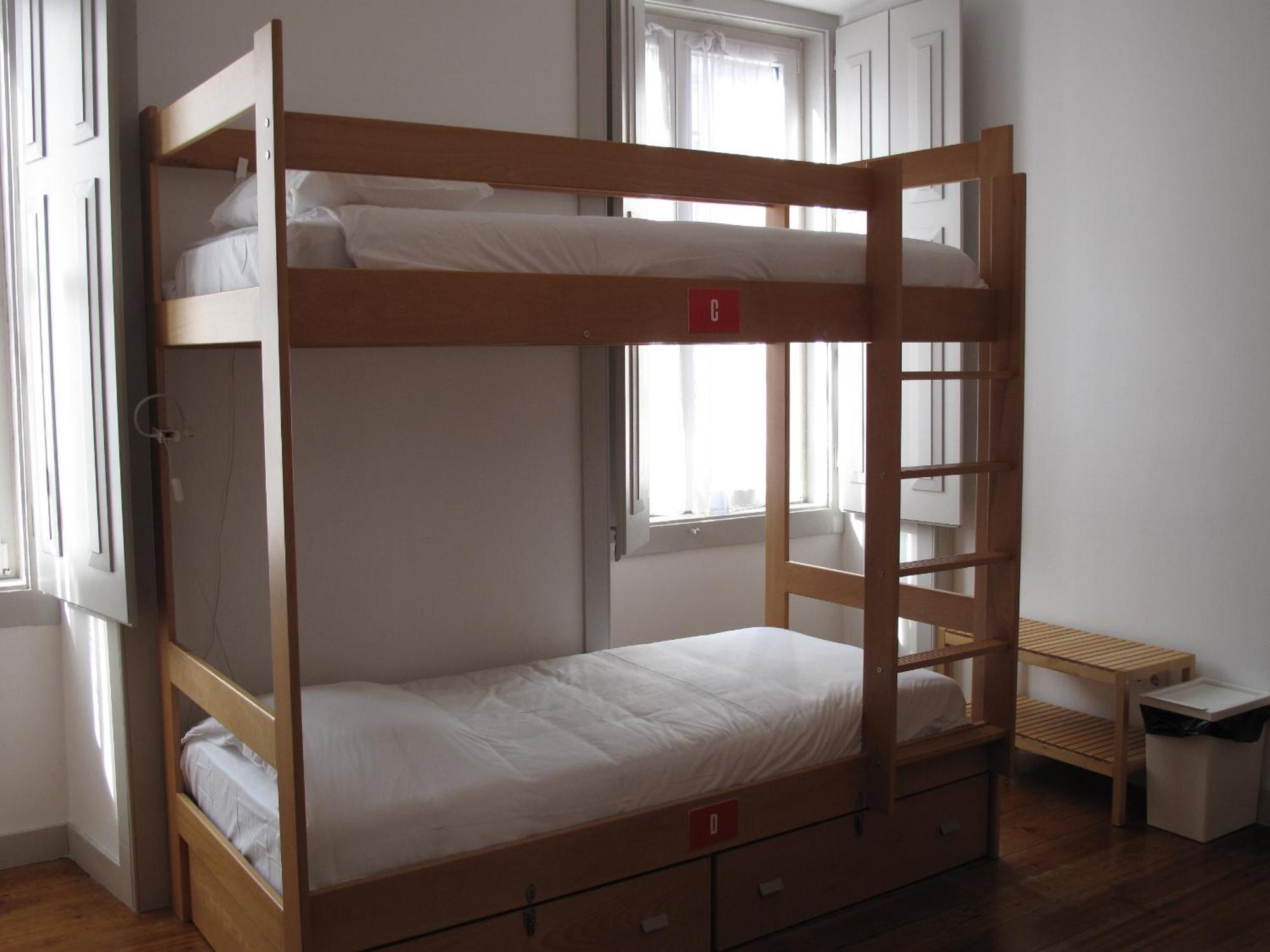Inn Possible Lisbon Hostel חדר תמונה