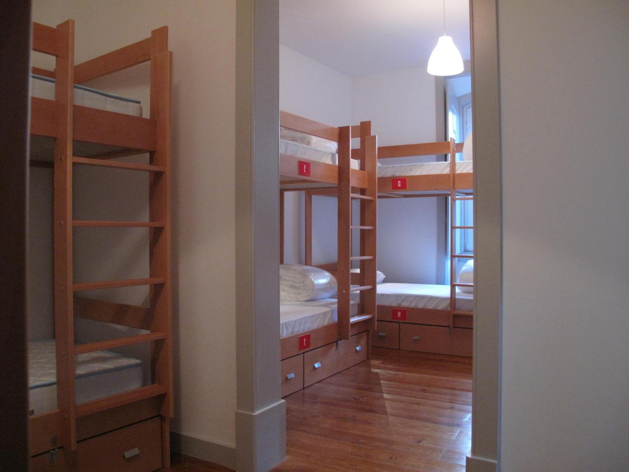 Inn Possible Lisbon Hostel חדר תמונה